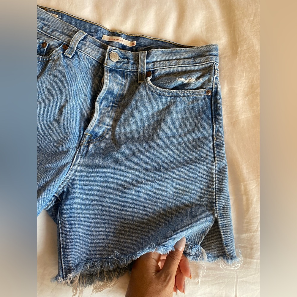 Levi’s 501 Original Cutoff Denim Shorts - Picture 5 of 7